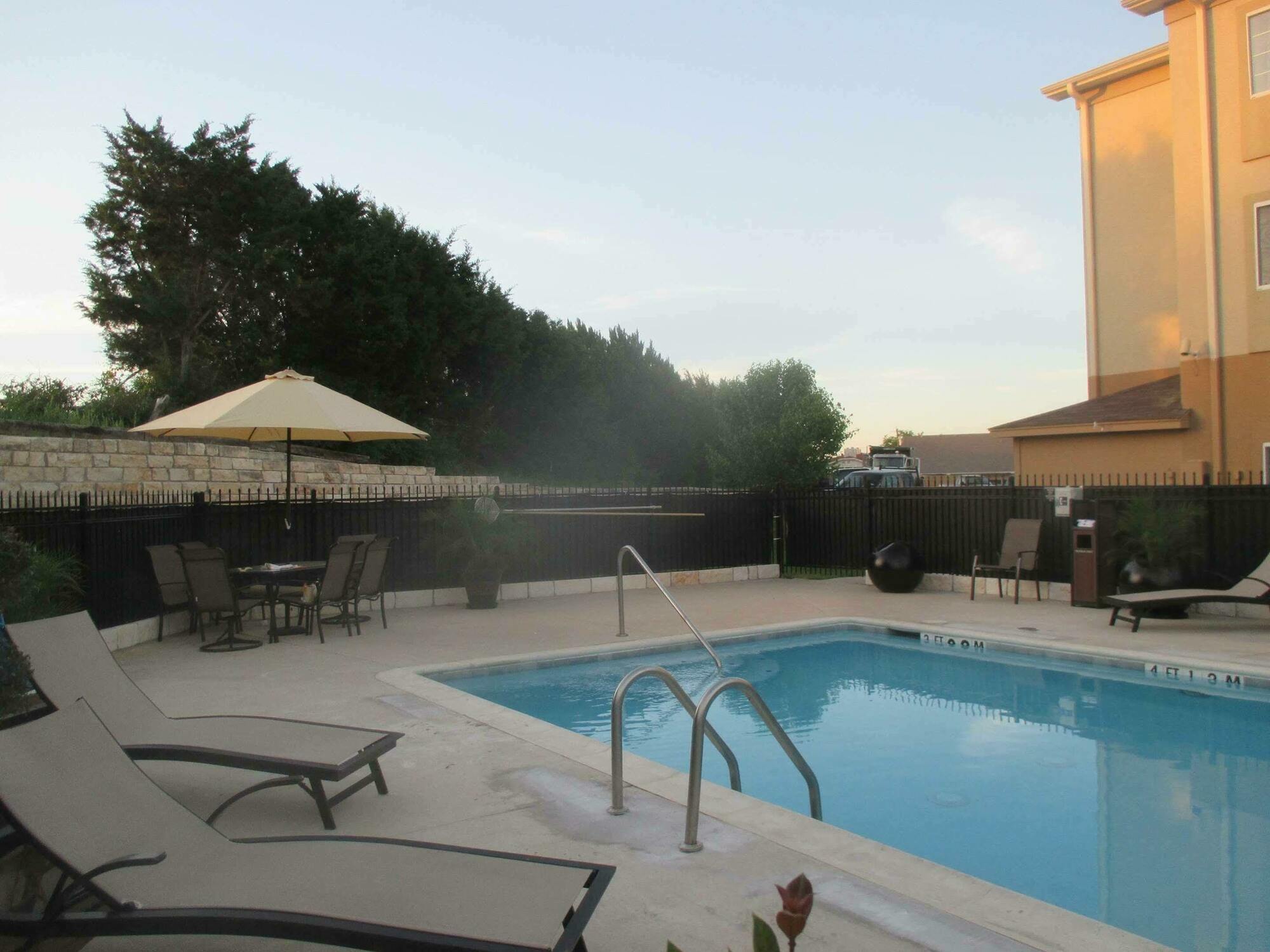 Best Western Harker Heights Bagian luar foto